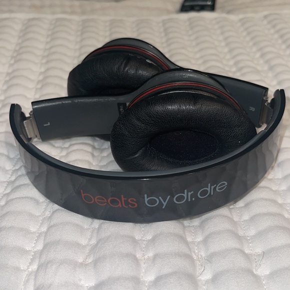 SOLD ON CROSS POST - Picture 2 of 4